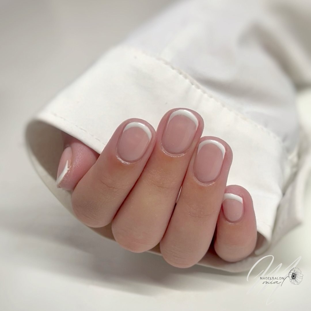 French BIAB op korte eigen nagels
